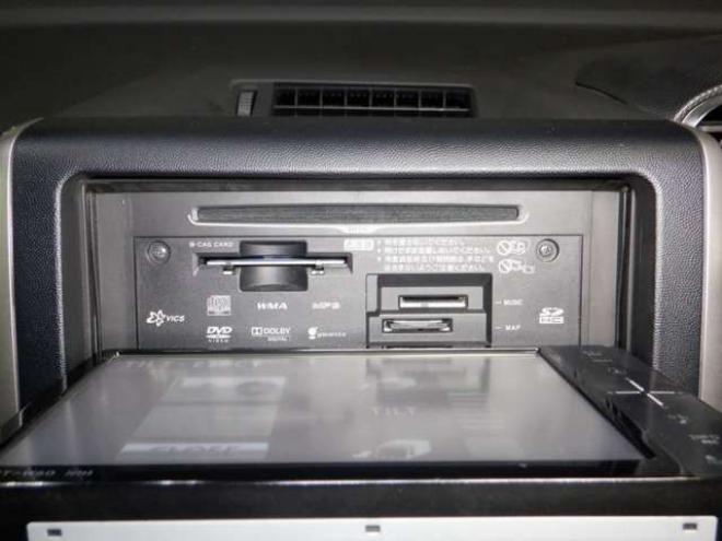 ウィッシュ1.8 X HIDセレクション 4WD　ナビ・TV・B/T・スマートキー・プッシュスタート・ワイパーデアイサー・ECOモード・HID・3列シート・オートエアコン・ 1800