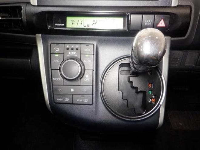 ウィッシュ1.8 X HIDセレクション 4WD　ナビ・TV・B/T・スマートキー・プッシュスタート・ワイパーデアイサー・ECOモード・HID・3列シート・オートエアコン・ 1800