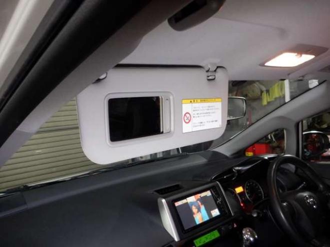 ウィッシュ1.8 X HIDセレクション 4WD　ナビ・TV・B/T・スマートキー・プッシュスタート・ワイパーデアイサー・ECOモード・HID・3列シート・オートエアコン・ 1800