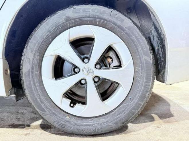 プリウス1.8 S　下廻防錆4WDナビBカメETC 1800