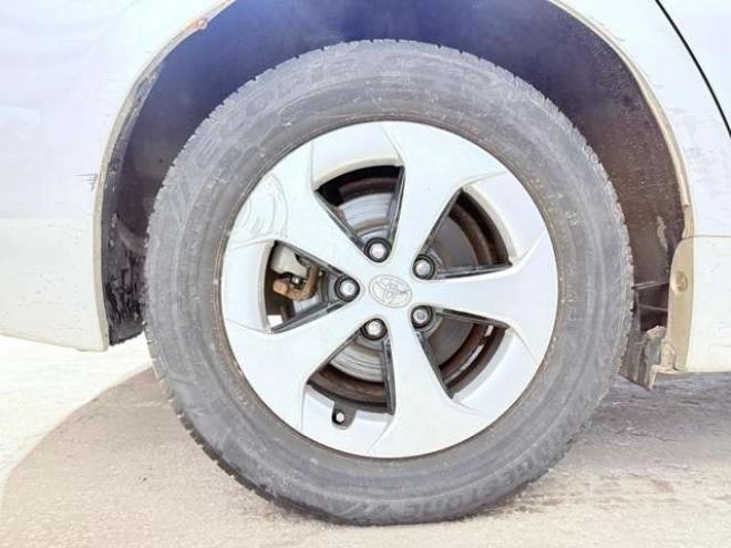プリウス1.8 S　下廻防錆4WDナビBカメETC 1800