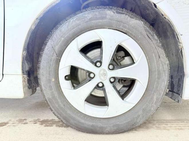 プリウス1.8 S　下廻防錆4WDナビBカメETC 1800