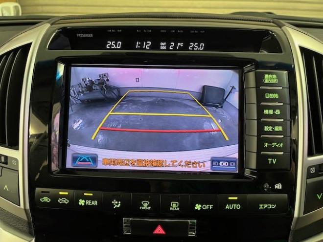 ランドクルーザー２００系中期型　ＺＸ　本州仕入　寒冷地仕様　禁煙車　ＷＡＬＤ２２インチＡＷ　純正１８ＡＷ＋スタッドレスタイヤ付　モデリスタスポイラー　電動サンルーフ　純正ブラックレザーシート　トヨタプレミアムサウンド　純正ナビ（フルセグ地デジ　ＤＶＤ再生　Ｂｌｕｅｔｏｏｔｈ対応）＋バックカメラ　リアエンターテイメント　純正リアフリップダウンモニター　クルーズコントロール　シートヒーター＆クーラー　ステアリングヒーター　両席パワーシート　ＥＴＣ 4WD 4600 5Dr