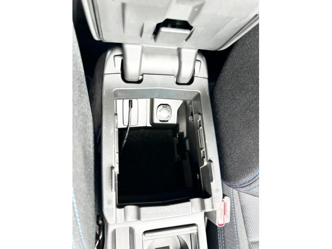 レヴォーグ1.6GTアイサイトSスタイル 4WD　ローンが不安な方＜優遇ローン＞本州仕入　寒冷地仕様　ターボ車　純正ナビ 4WD