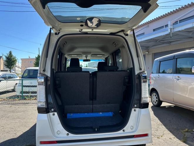 N-BOXカスタム Gタイプ GLパッケージ 4WD 660 5Dr