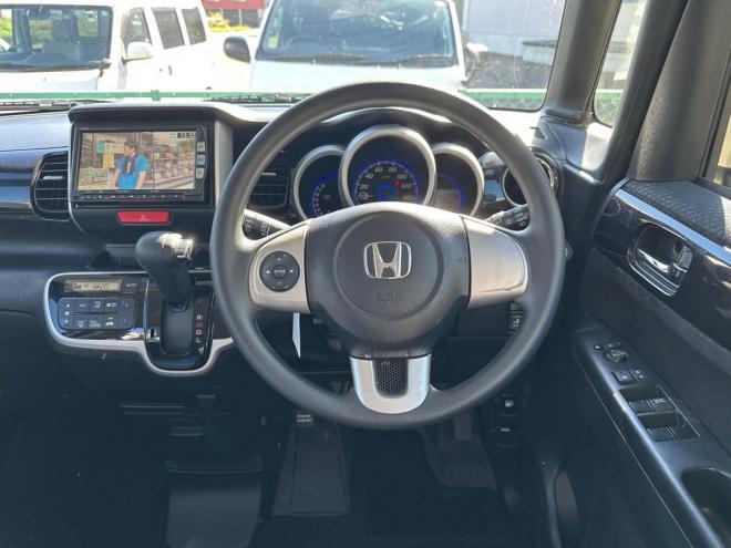 N-BOXカスタム Gタイプ GLパッケージ 4WD 660 5Dr