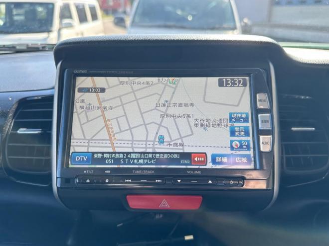 N-BOXカスタム Gタイプ GLパッケージ 4WD 660 5Dr