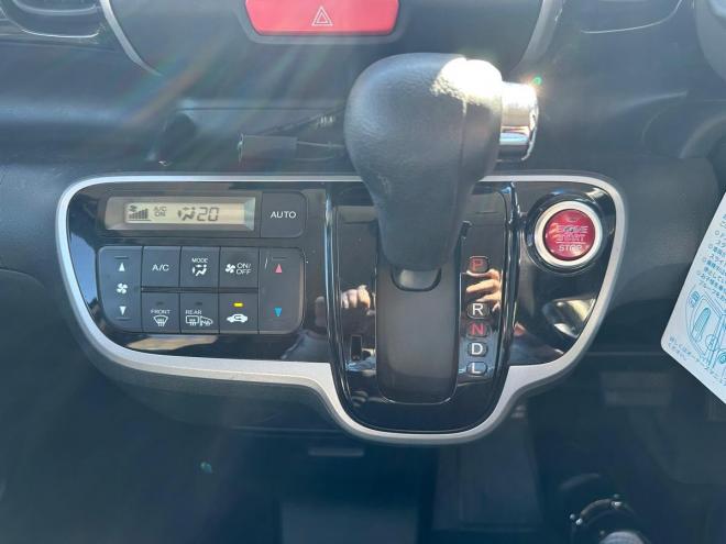 N-BOXカスタム Gタイプ GLパッケージ 4WD 660 5Dr