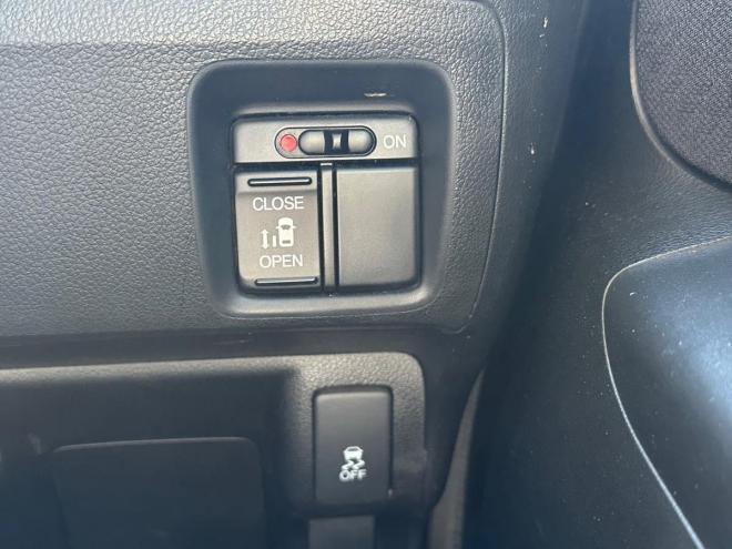 N-BOXカスタム Gタイプ GLパッケージ 4WD 660 5Dr