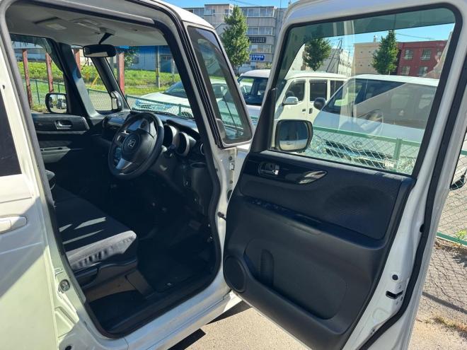 N-BOXカスタム Gタイプ GLパッケージ 4WD 660 5Dr