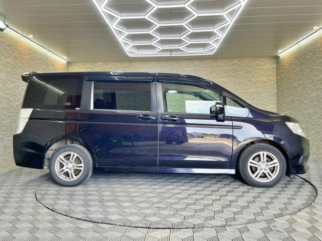 ステップワゴン2.0スパーダZ 4WD 5年保証 スマキー 両側パワスラ ナビ Bカメ ETC 寒冷地仕様 車検整備2年付