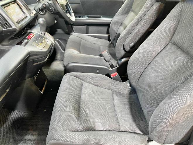 ステップワゴン2.0スパーダZ 4WD 5年保証 スマキー 両側パワスラ ナビ Bカメ ETC 寒冷地仕様 車検整備2年付