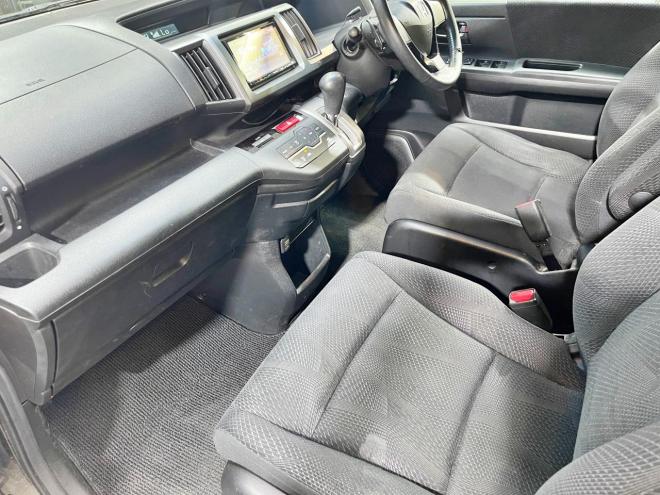 ステップワゴン2.0スパーダZ 4WD 5年保証 スマキー 両側パワスラ ナビ Bカメ ETC 寒冷地仕様 車検整備2年付