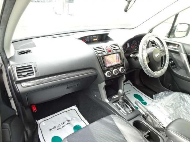 フォレスター2.0 S リミテッド 4WD　本州車　保証1年/走行距離無制限　4WD　アイサイト　ナビ　地デジ　バックカメラ　ハーフレザーシート　プッシュスタート　前席シートヒーター　前席パワーシート　17インチアルミホイール　ETC　純正HID 2000