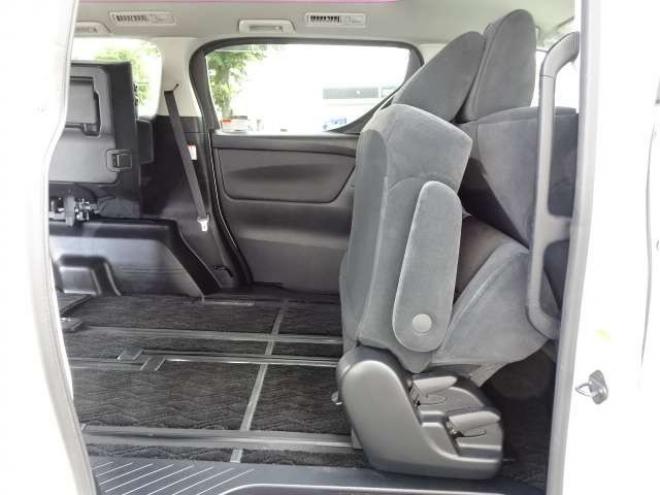 アルファード2.5 S 4WD　本州車　保証1年/走行距離無制限　4WD　パワースライドドア　純正10インチSDナビ　地デジ　バックカメラ　フロントブラインドモニター　ビルトインETC　スマートキー　純正18インチアルミホイール　LEDヘッドライト 2500