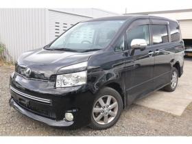 ヴォクシー　2.0 ZS 煌 4WD　両パワースライドドア・ナビ・TV・バックカメラ・スマートキー 2000