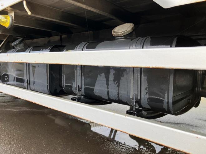 レンジャー中古　ワイド増t平ボディ　7.2m　中型トラック