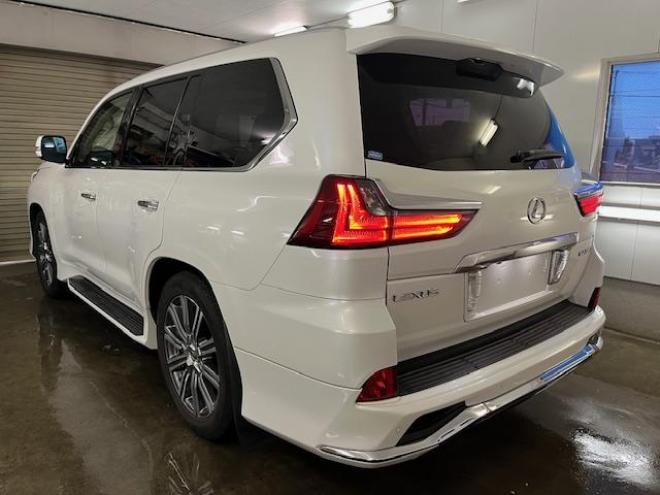 レクサスＬＸ５７０　本州仕入　寒冷地仕様　禁煙車　純正２１インチＡＷ　社外１８ＡＷ＋スタッドレスタイヤ付　モデリスタスポイラー　電動サンルーフ　純正ブラックレザーシート　純正ナビ（フルセグ地デジ　ＤＶＤ再生　Ｂｌｕｅｔｏｏｔｈ対応）＋バックカメラ＋全方位カメラ　パワーバックドア　レーダークルーズコントロール　シートヒーター＆クーラー　前後ドラレコ　クールボックス　ヘッドアップディスプレイ 4WD 5700 5Dr