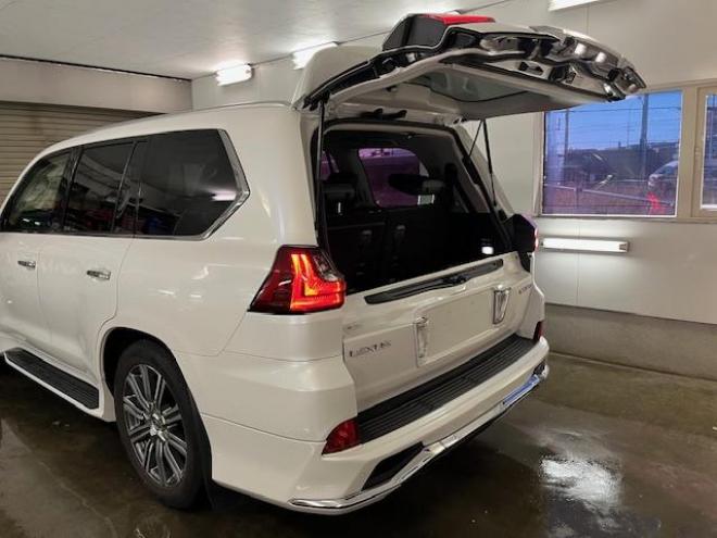 レクサスＬＸ５７０　本州仕入　寒冷地仕様　禁煙車　純正２１インチＡＷ　社外１８ＡＷ＋スタッドレスタイヤ付　モデリスタスポイラー　電動サンルーフ　純正ブラックレザーシート　純正ナビ（フルセグ地デジ　ＤＶＤ再生　Ｂｌｕｅｔｏｏｔｈ対応）＋バックカメラ＋全方位カメラ　パワーバックドア　レーダークルーズコントロール　シートヒーター＆クーラー　前後ドラレコ　クールボックス　ヘッドアップディスプレイ 4WD 5700 5Dr