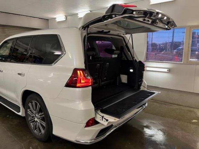 レクサスＬＸ５７０　本州仕入　寒冷地仕様　禁煙車　純正２１インチＡＷ　社外１８ＡＷ＋スタッドレスタイヤ付　モデリスタスポイラー　電動サンルーフ　純正ブラックレザーシート　純正ナビ（フルセグ地デジ　ＤＶＤ再生　Ｂｌｕｅｔｏｏｔｈ対応）＋バックカメラ＋全方位カメラ　パワーバックドア　レーダークルーズコントロール　シートヒーター＆クーラー　前後ドラレコ　クールボックス　ヘッドアップディスプレイ 4WD 5700 5Dr