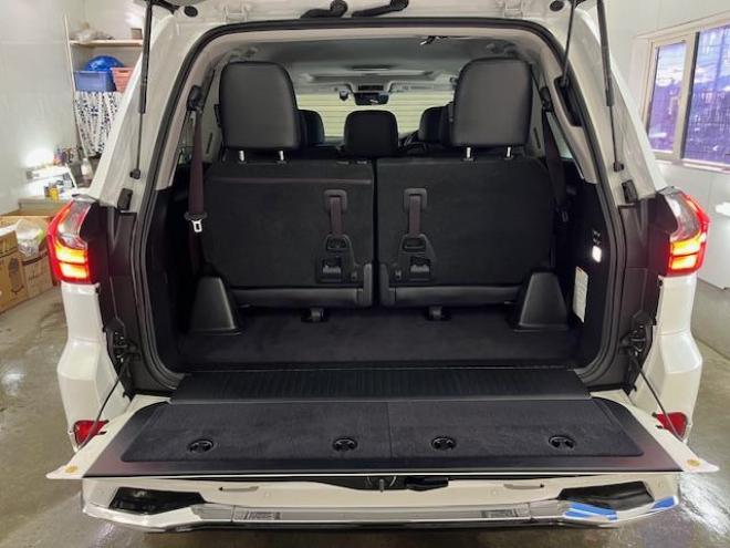 レクサスＬＸ５７０　本州仕入　寒冷地仕様　禁煙車　純正２１インチＡＷ　社外１８ＡＷ＋スタッドレスタイヤ付　モデリスタスポイラー　電動サンルーフ　純正ブラックレザーシート　純正ナビ（フルセグ地デジ　ＤＶＤ再生　Ｂｌｕｅｔｏｏｔｈ対応）＋バックカメラ＋全方位カメラ　パワーバックドア　レーダークルーズコントロール　シートヒーター＆クーラー　前後ドラレコ　クールボックス　ヘッドアップディスプレイ 4WD 5700 5Dr
