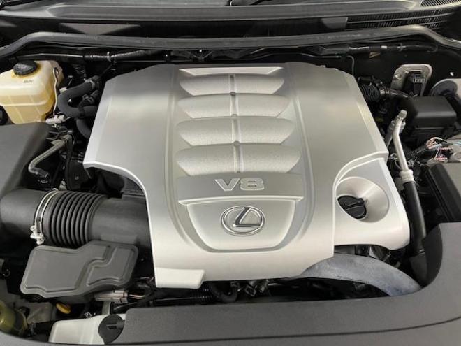 レクサスＬＸ５７０　本州仕入　寒冷地仕様　禁煙車　純正２１インチＡＷ　社外１８ＡＷ＋スタッドレスタイヤ付　モデリスタスポイラー　電動サンルーフ　純正ブラックレザーシート　純正ナビ（フルセグ地デジ　ＤＶＤ再生　Ｂｌｕｅｔｏｏｔｈ対応）＋バックカメラ＋全方位カメラ　パワーバックドア　レーダークルーズコントロール　シートヒーター＆クーラー　前後ドラレコ　クールボックス　ヘッドアップディスプレイ 4WD 5700 5Dr