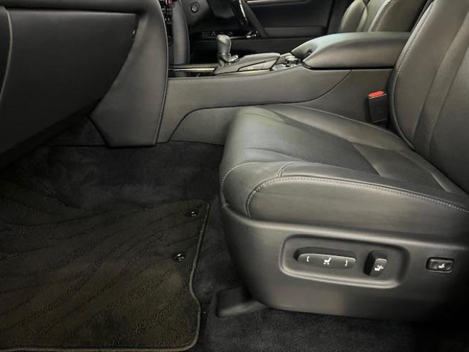 レクサスＬＸ５７０　本州仕入　寒冷地仕様　禁煙車　純正２１インチＡＷ　社外１８ＡＷ＋スタッドレスタイヤ付　モデリスタスポイラー　電動サンルーフ　純正ブラックレザーシート　純正ナビ（フルセグ地デジ　ＤＶＤ再生　Ｂｌｕｅｔｏｏｔｈ対応）＋バックカメラ＋全方位カメラ　パワーバックドア　レーダークルーズコントロール　シートヒーター＆クーラー　前後ドラレコ　クールボックス　ヘッドアップディスプレイ 4WD 5700 5Dr