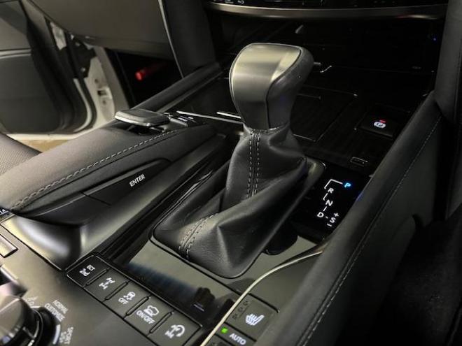 レクサスＬＸ５７０　本州仕入　寒冷地仕様　禁煙車　純正２１インチＡＷ　社外１８ＡＷ＋スタッドレスタイヤ付　モデリスタスポイラー　電動サンルーフ　純正ブラックレザーシート　純正ナビ（フルセグ地デジ　ＤＶＤ再生　Ｂｌｕｅｔｏｏｔｈ対応）＋バックカメラ＋全方位カメラ　パワーバックドア　レーダークルーズコントロール　シートヒーター＆クーラー　前後ドラレコ　クールボックス　ヘッドアップディスプレイ 4WD 5700 5Dr