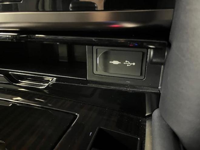 レクサスＬＸ５７０　本州仕入　寒冷地仕様　禁煙車　純正２１インチＡＷ　社外１８ＡＷ＋スタッドレスタイヤ付　モデリスタスポイラー　電動サンルーフ　純正ブラックレザーシート　純正ナビ（フルセグ地デジ　ＤＶＤ再生　Ｂｌｕｅｔｏｏｔｈ対応）＋バックカメラ＋全方位カメラ　パワーバックドア　レーダークルーズコントロール　シートヒーター＆クーラー　前後ドラレコ　クールボックス　ヘッドアップディスプレイ 4WD 5700 5Dr