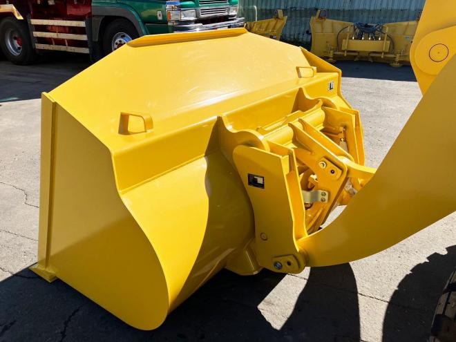 ホイールローダ未使用　コマツ　WA80-8　マルチプラウ仕様　建機