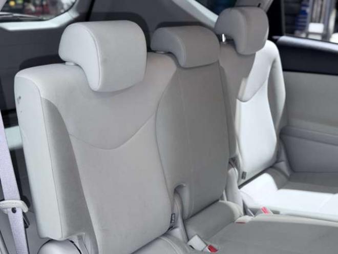 プリウスα1.8 S Lセレクション　下廻防錆TVナビBカメ 2WD 1800