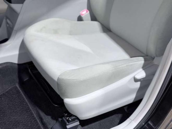 プリウスα1.8 S Lセレクション　下廻防錆TVナビBカメ 2WD 1800