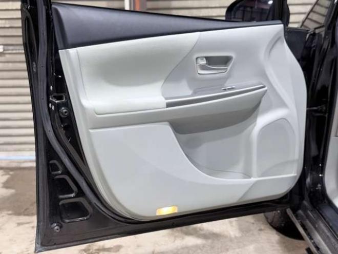 プリウスα1.8 S Lセレクション　下廻防錆TVナビBカメ 2WD 1800