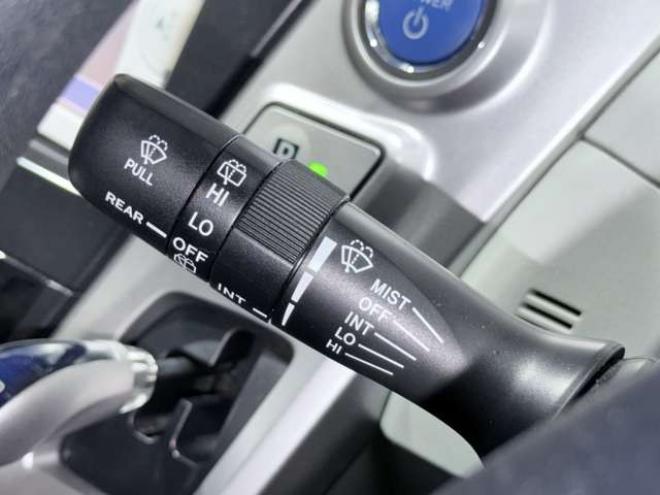 プリウスα1.8 S Lセレクション　下廻防錆TVナビBカメ 2WD 1800