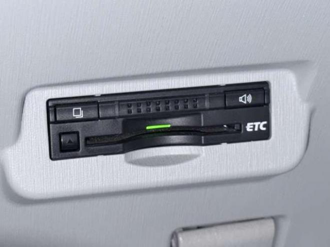 プリウスα1.8 S Lセレクション　下廻防錆TVナビBカメ 2WD 1800