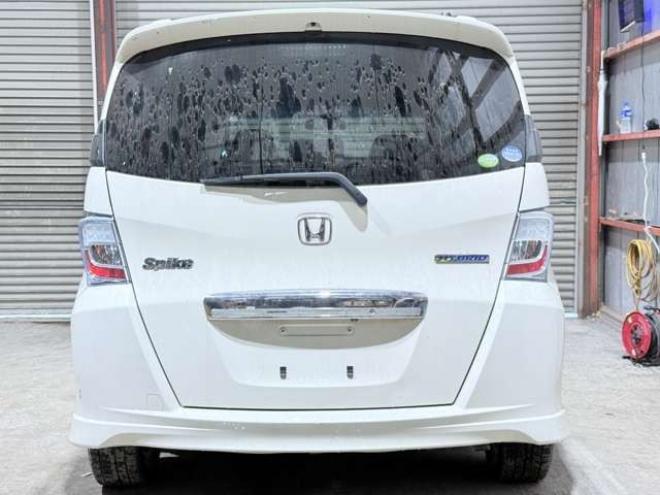 フリードスパイクハイブリッド1.5 ジャストセレクション　下廻防錆TVナビBカメETC 2WD 1500