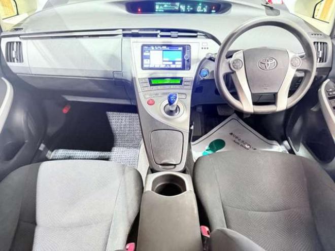 プリウス1.8 S　下廻防錆ナビBカメETC 2WD 1800