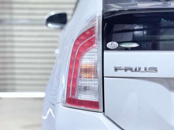 プリウス1.8 S　下廻防錆ナビBカメETC 2WD 1800