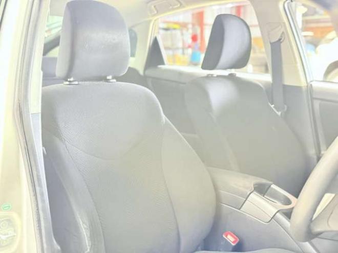 プリウス1.8 S　下廻防錆ナビBカメETC 2WD 1800