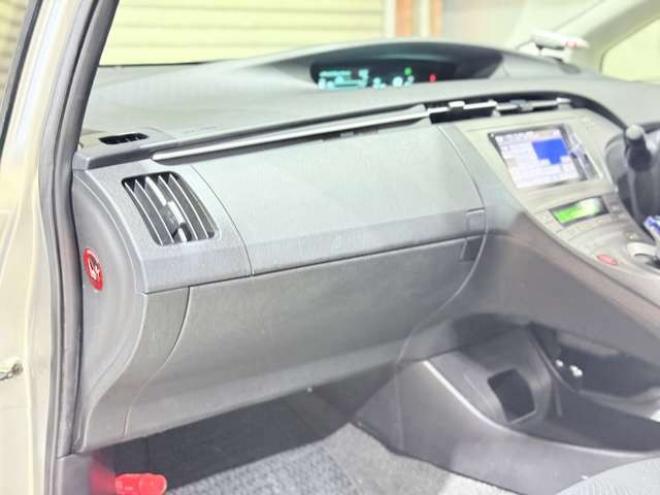 プリウス1.8 S　下廻防錆ナビBカメETC 2WD 1800