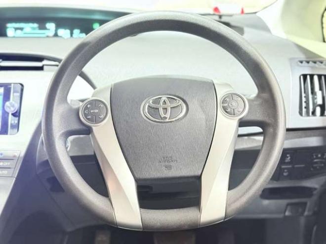 プリウス1.8 S　下廻防錆ナビBカメETC 2WD 1800