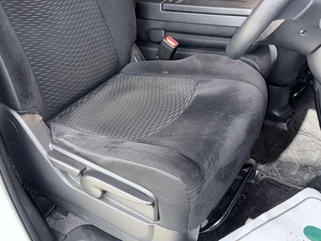 セレナ2.0 20X 4WD　下廻防錆TVナビBカメETCエンスタ 2000
