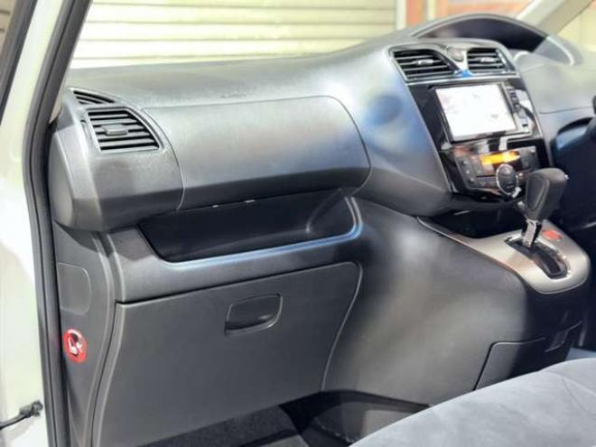 セレナ2.0 20X 4WD　下廻防錆TVナビBカメETCエンスタ 2000