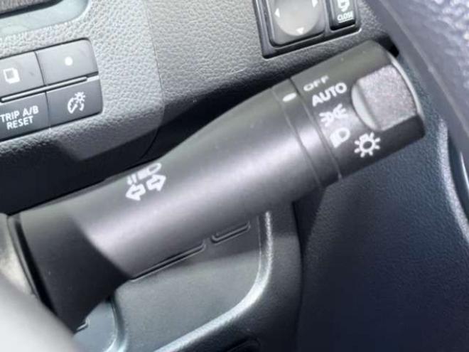 セレナ2.0 20X 4WD　下廻防錆TVナビBカメETCエンスタ 2000