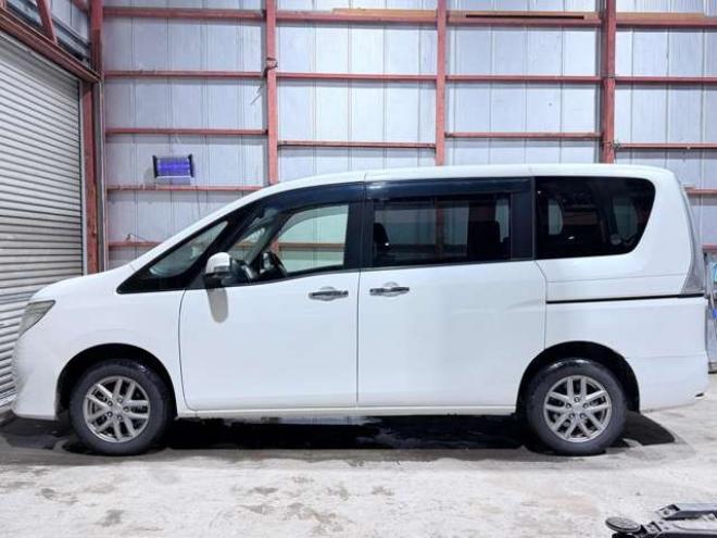 セレナ2.0 20X 4WD　下廻防錆TVナビBカメETCエンスタ 2000