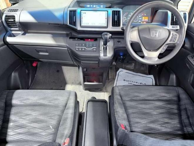 ステップワゴン2.0 G コンフォート セレクション 4WD　下廻防錆ナビBカメ 2000