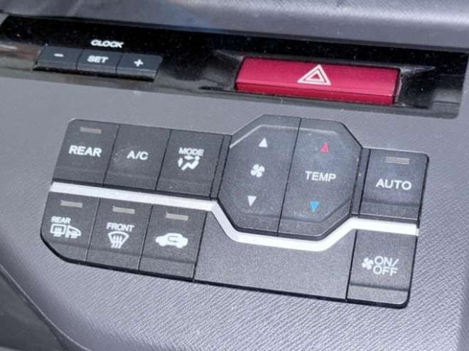 ステップワゴン2.0 G コンフォート セレクション 4WD　下廻防錆ナビBカメ 2000