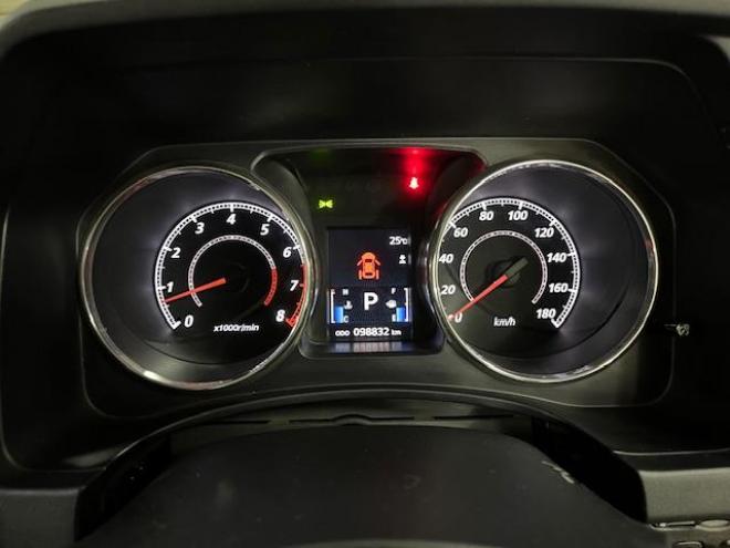 デリカＤ：５　Ｇパワーパッケージ　寒冷地仕様　ＷＥＤＳアドベンチャー１６インチＡＷ＋ＴＯＹＯオープンカントリーホワイトレター　純正１８ＡＷ＋スタッドレスタイヤ付　新品ＪＡＯＳブラックマッドガード　クラッツィオブラックシートカバー　両側パワースライドドア　ストラーダナビ（フルセグ地デジ　ＤＶＤ再生　Ｂｌｕｅｔｏｏｔｈ）＋バックカメラ　リアスポイラー　クルーズコントロール　スマートキー　パドルシフト　横滑り防止装置　盗難防止装置　リアヒーター　ＨＩＤ　ＥＴＣ 4WD 2400 5Dr