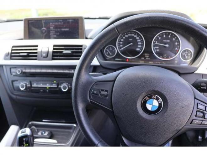 BMW3シリーズ 320i　検R8/5　バックカメラ　自社　ローンカノウ 正規輸入車 2WD 2000