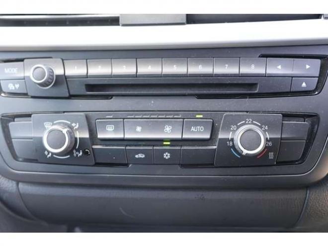 BMW3シリーズ 320i　検R8/5　バックカメラ　自社　ローンカノウ 正規輸入車 2WD 2000
